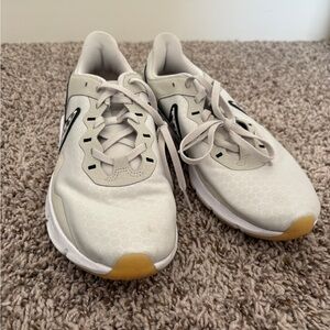 Nike White and Black Sneakers